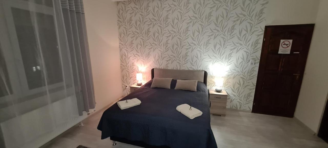 Rozsa Apartmanhaz Szeged Eksteriør bilde