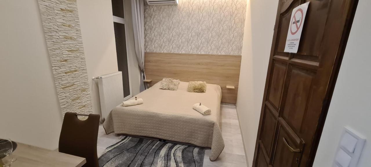 Rozsa Apartmanhaz Szeged Eksteriør bilde