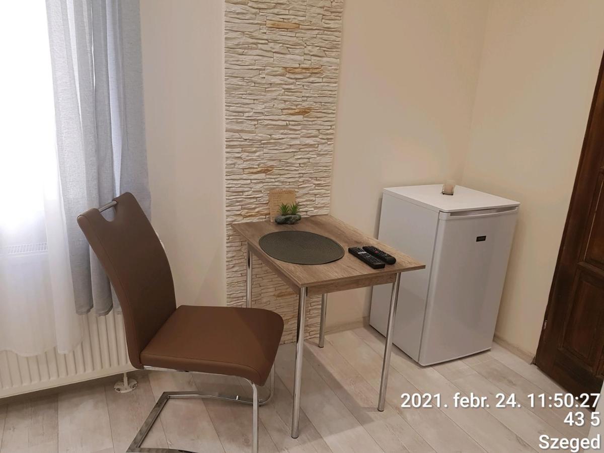 Rozsa Apartmanhaz Szeged Eksteriør bilde