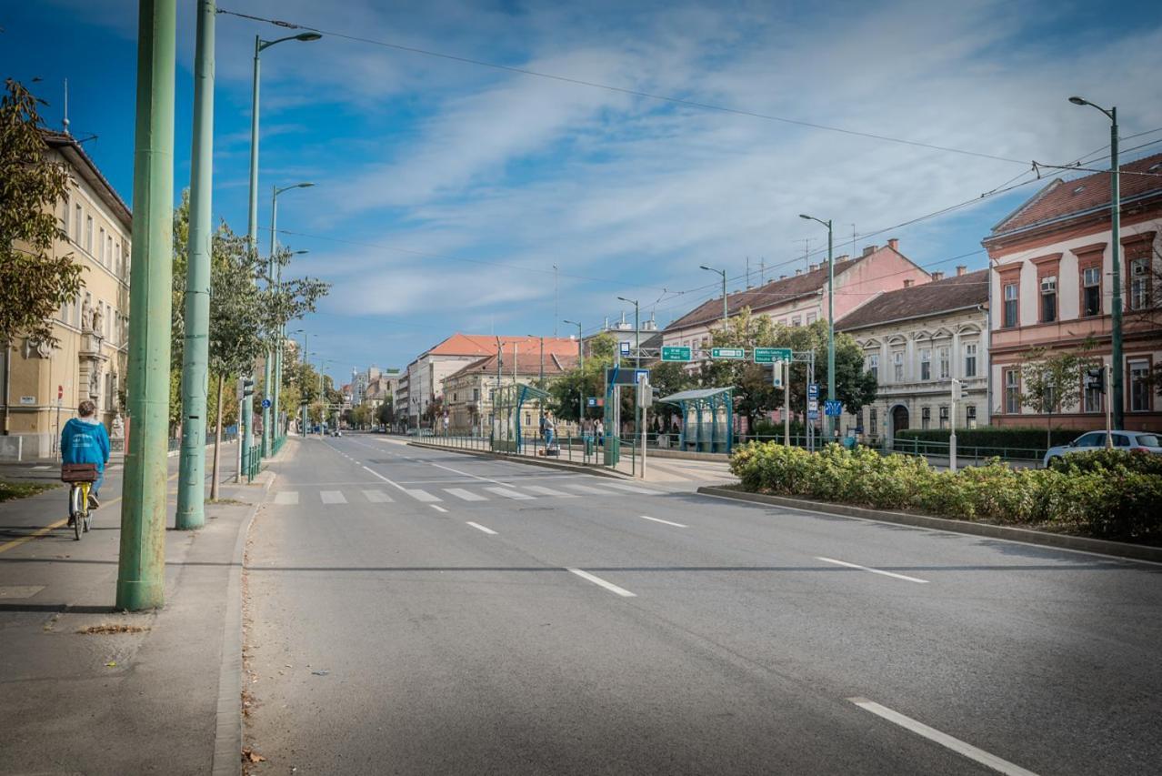 Rozsa Apartmanhaz Szeged Eksteriør bilde